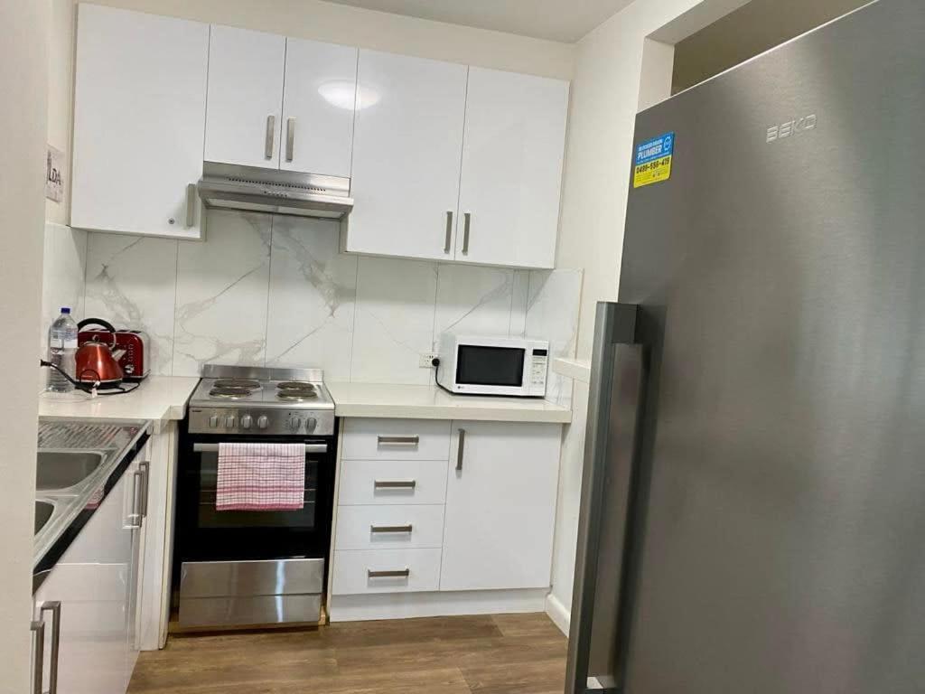 1 Bdrm With Parking, Walk To Beach 멜번 외부 사진