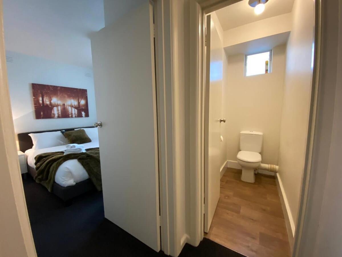 1 Bdrm With Parking, Walk To Beach 멜번 외부 사진